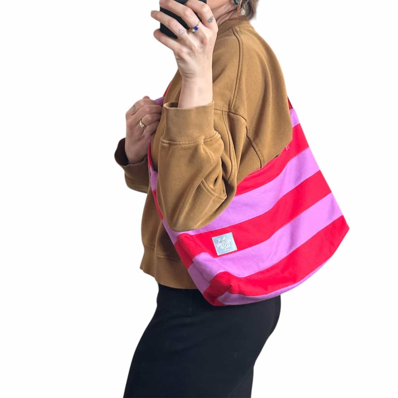 Schultertasche POLLY – Rot & Lila Streifen