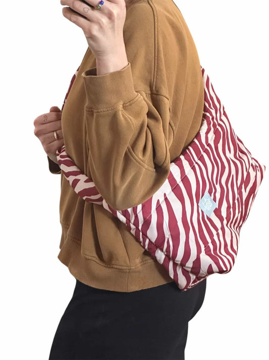 Gesteppte Schultertasche POLLY – Zebra Rot & Weiß